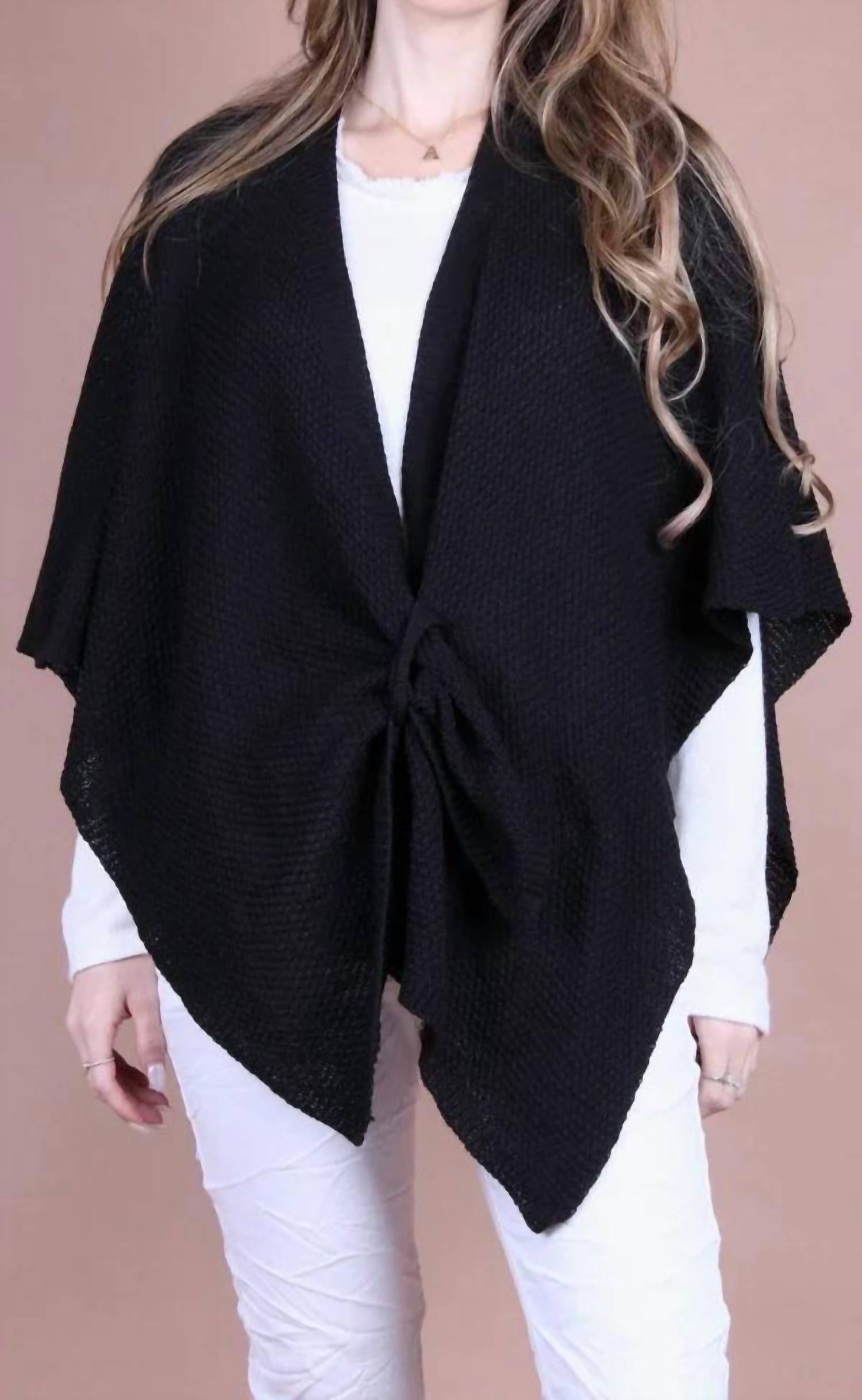 GIGI MODA Mantello Wrap in black - women's scarf
