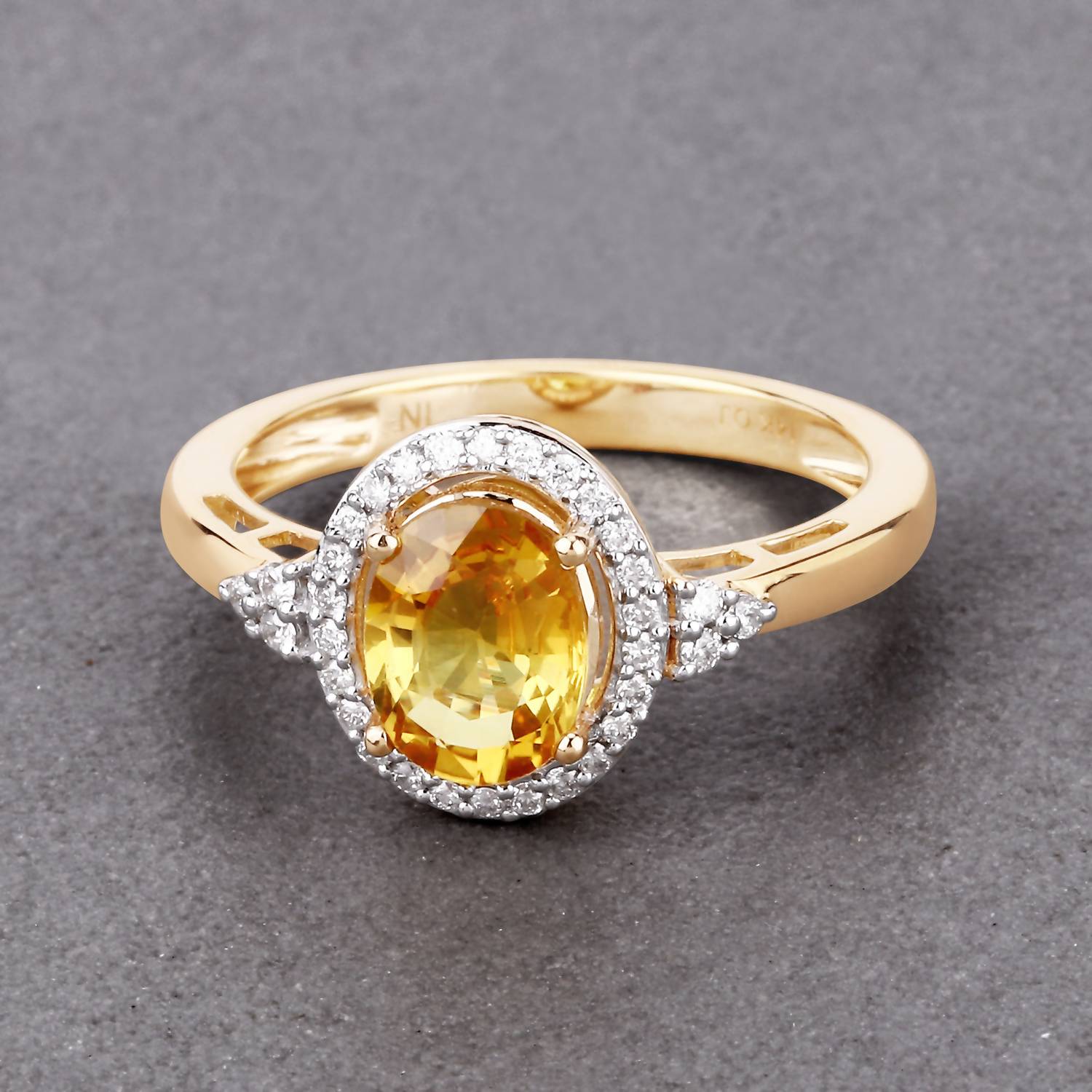 Diana M Jewels Women's Oval Natural Yellow Sapphire Fashion Ring (1.77 Ct) - Classic in 14k yellow gold - women's jewelry - detail view