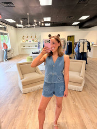 Lalavon - Embroidered Scalloped Vest And Short Set
