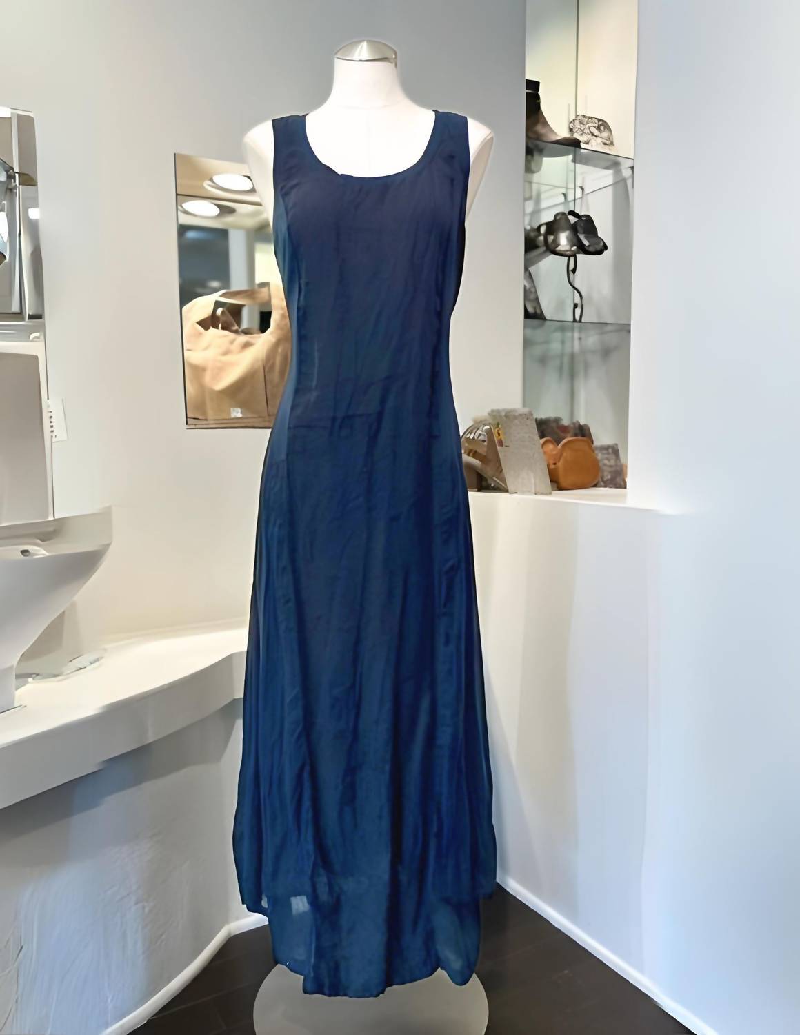 SLEEVELESS DRESS