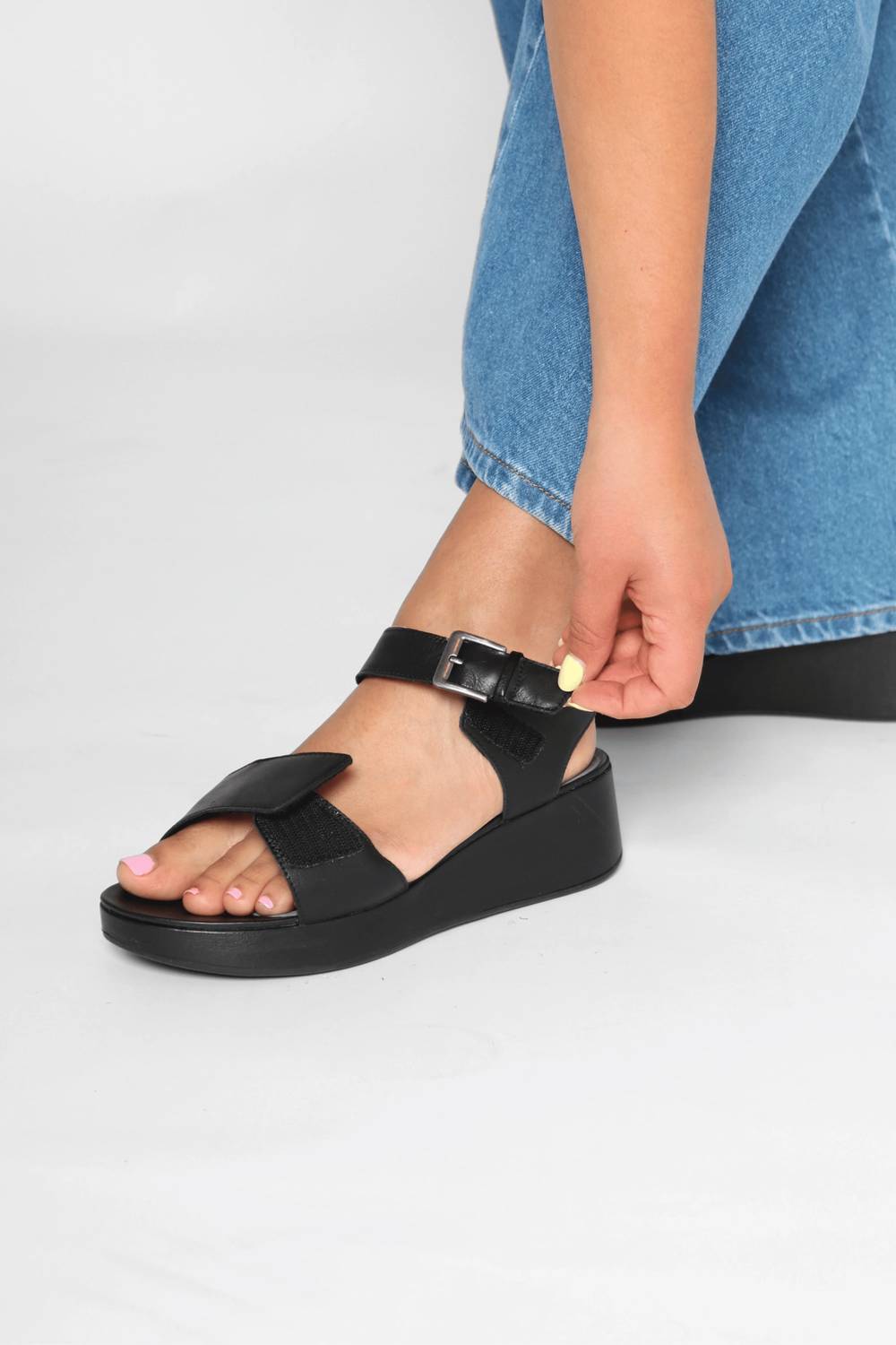Aetrex - Women's Ariel Adjustable Quarter Strap Wedge Sandals