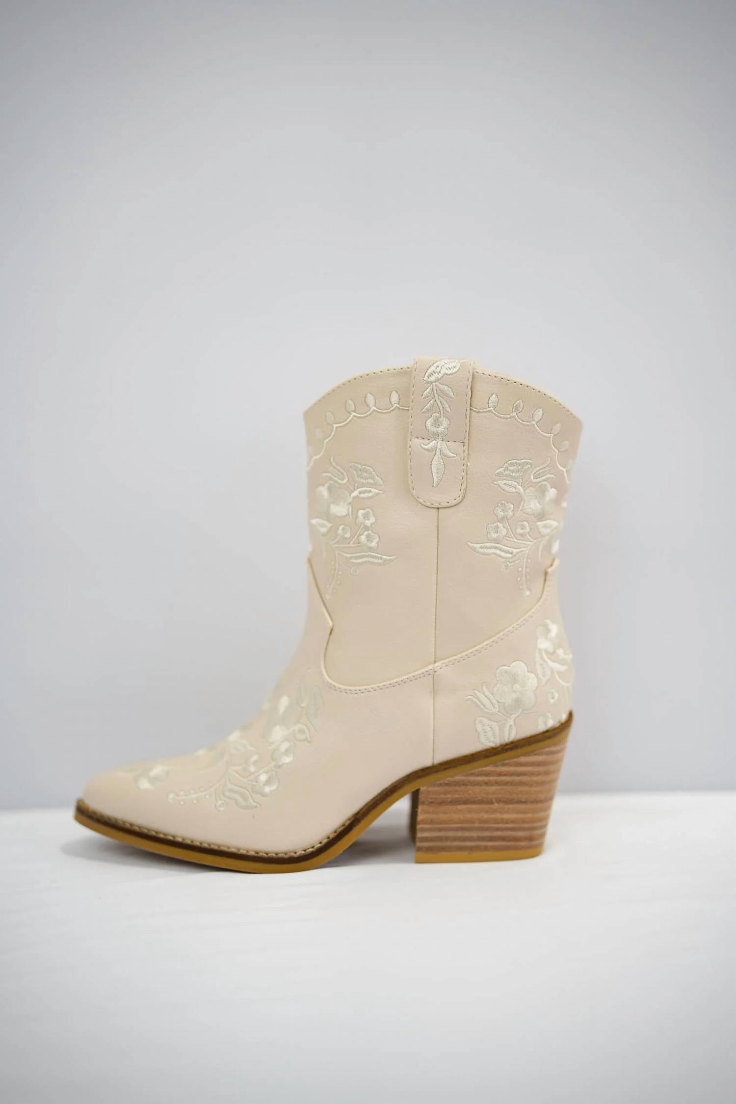Mia - Women's Calico Embroidered Boots