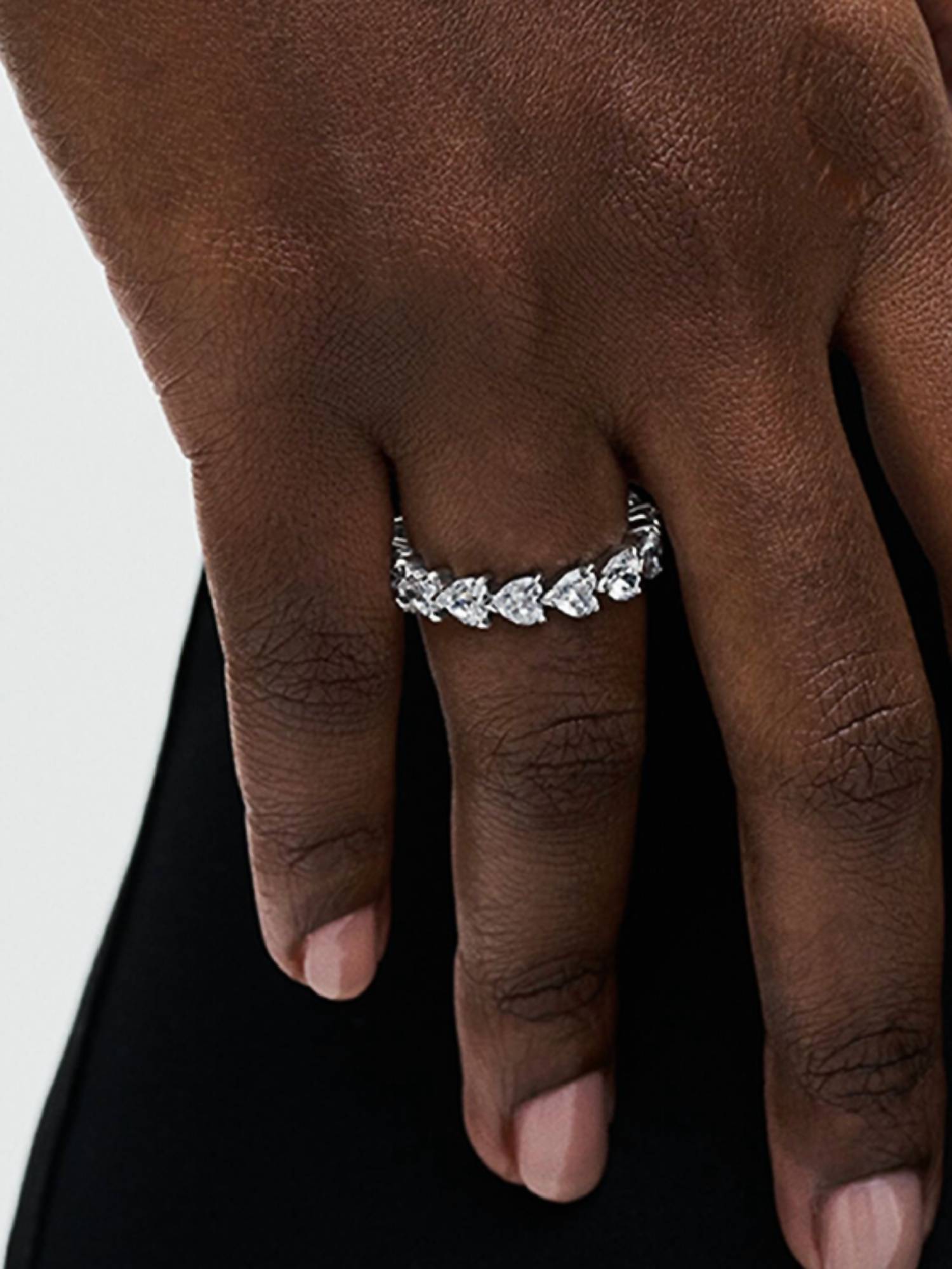 Pandora - Women's Band Of Clear Hearts Ring
