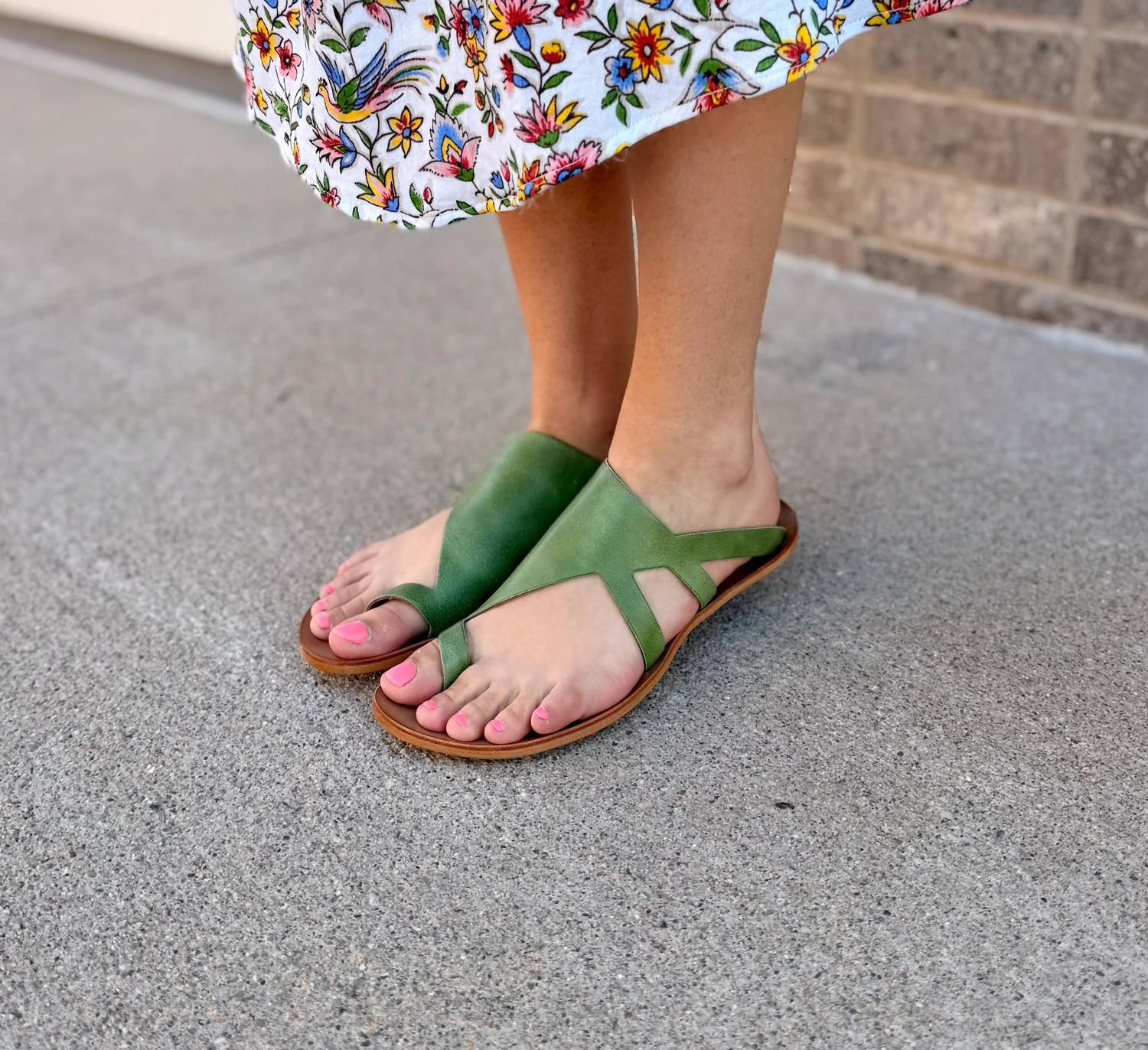 Cydwoq - Women's Stone Slide Sandals