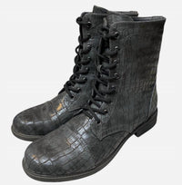 Very Volatile - Women's Animal Print Combat Boot