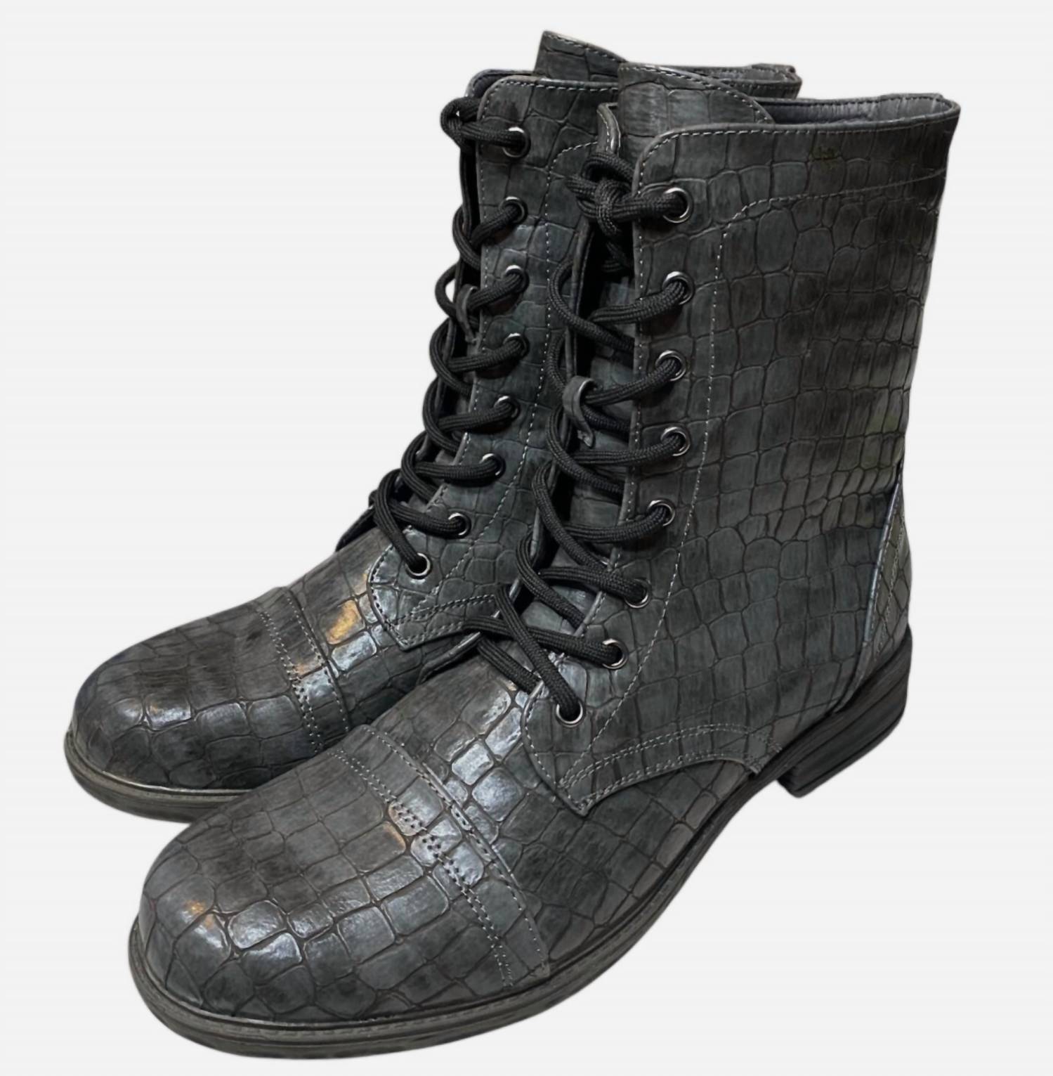 Very Volatile - Women's Animal Print Combat Boot