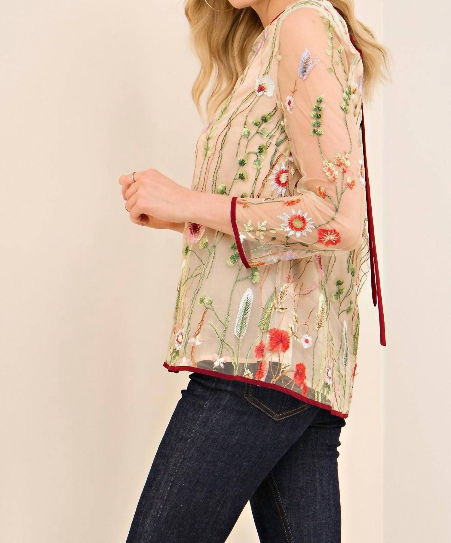 Entro - Floral Embroidered Top