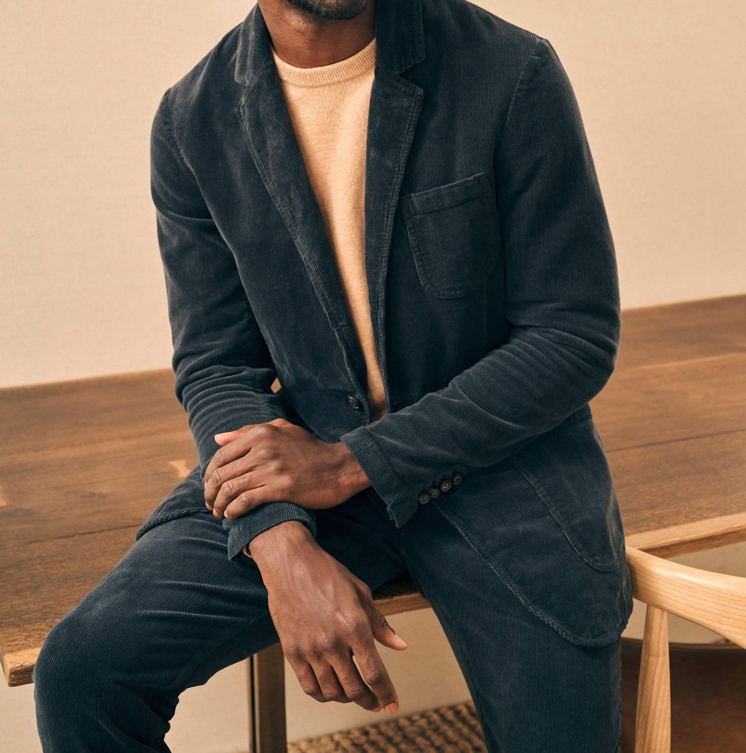 Faherty Men’s Stretch Corduroy Blazer in midnight navy blue - men's jacket - view 5
