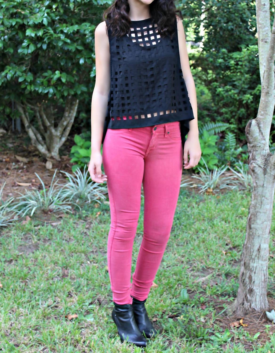 Double Zero - Sleeveless Top