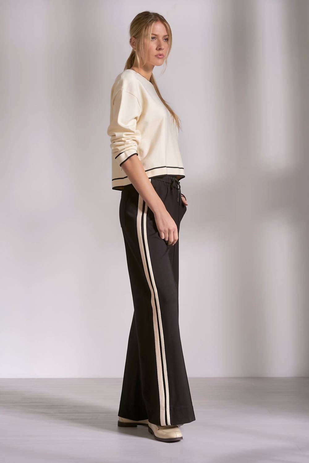 Elan - Crew Neck Contrast Sweater