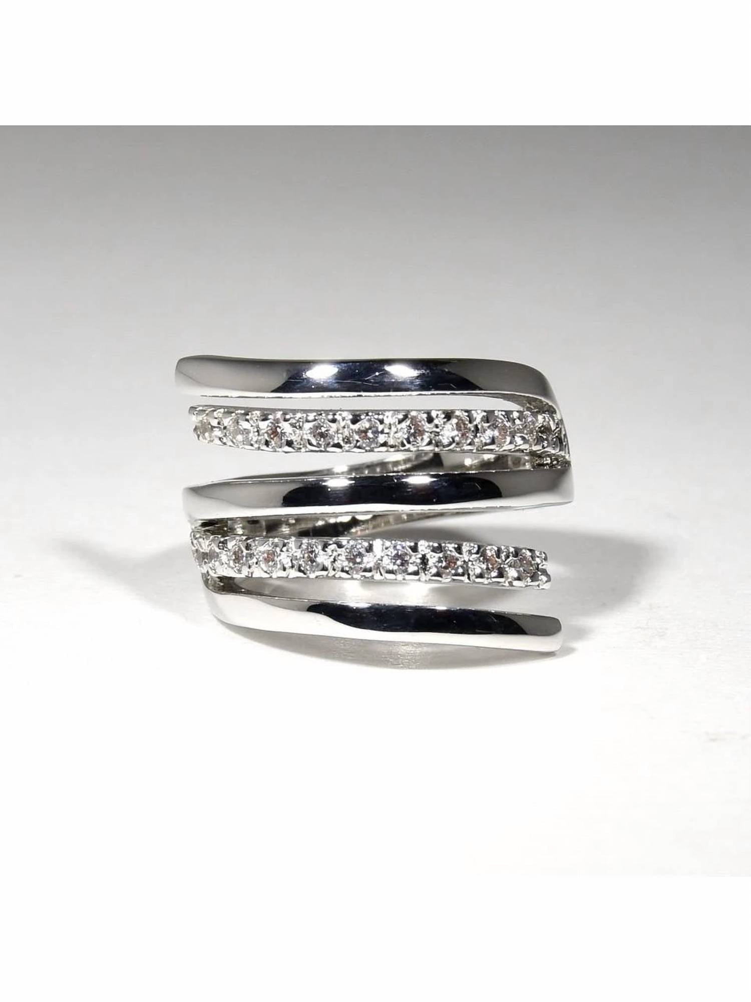 FAIRE SWIRL CUBIC ZIRCONIA RING in silver - women's jewelry