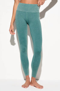 SPIRITUAL GANGSTER Sun Bleached Love 7/8 Legging in lilypad - women's pants
