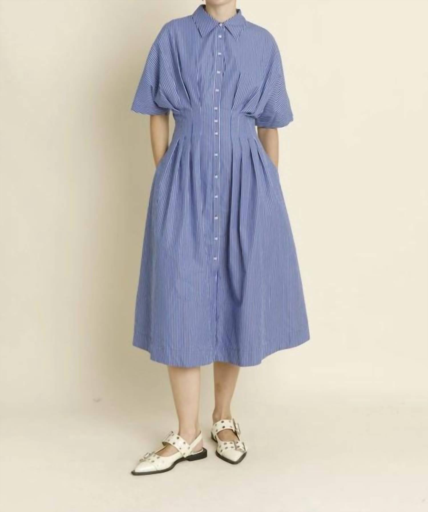 Aureum - Short Sleeve Buttoned Pleated Midi Dress