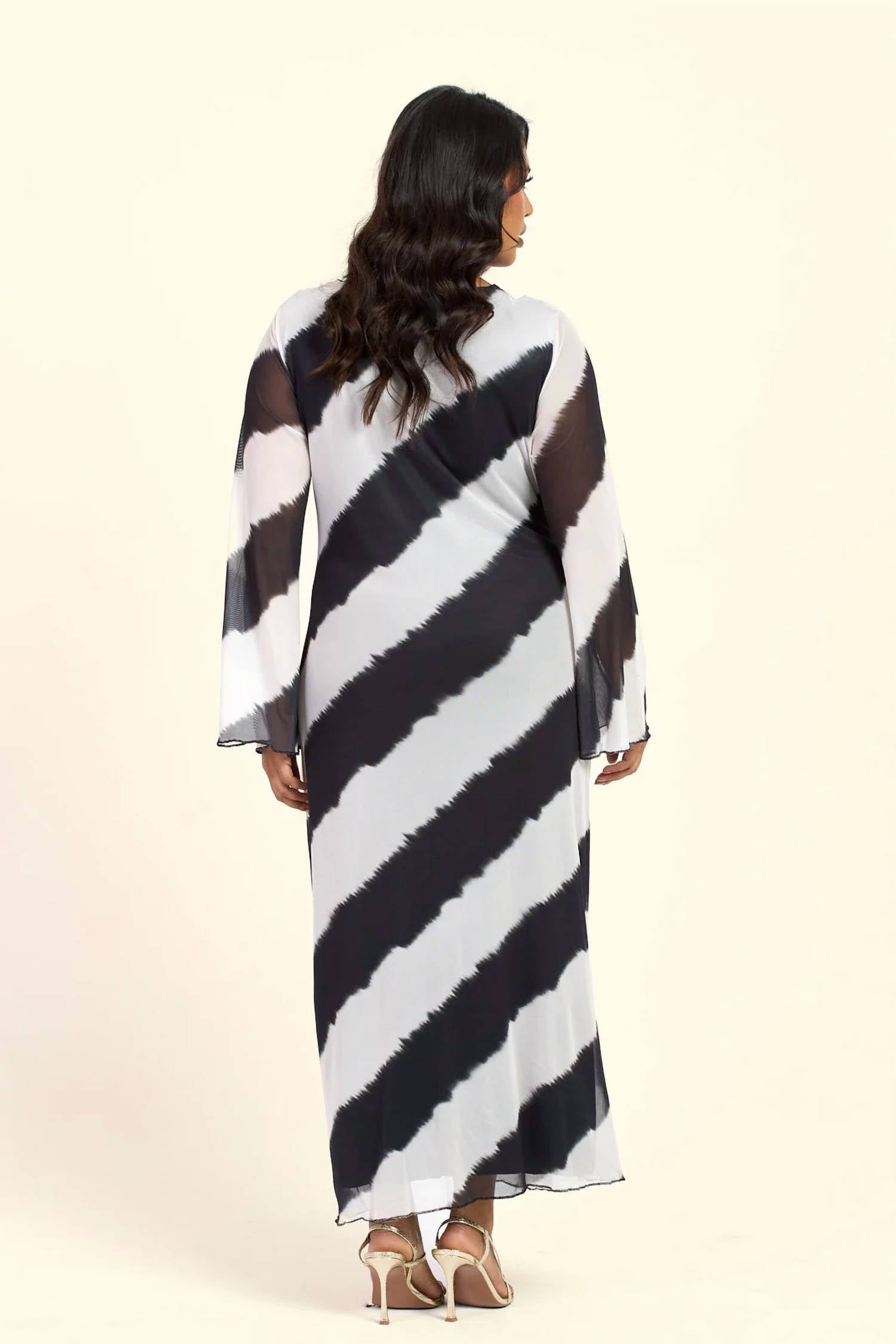 Fashion Szn Curve - Monochrome Twist Front Long Sleeve Dress