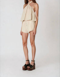 Nia - Isadora Short