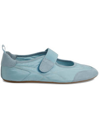 Django & Juliette - Women's Britas Flat Sneakers