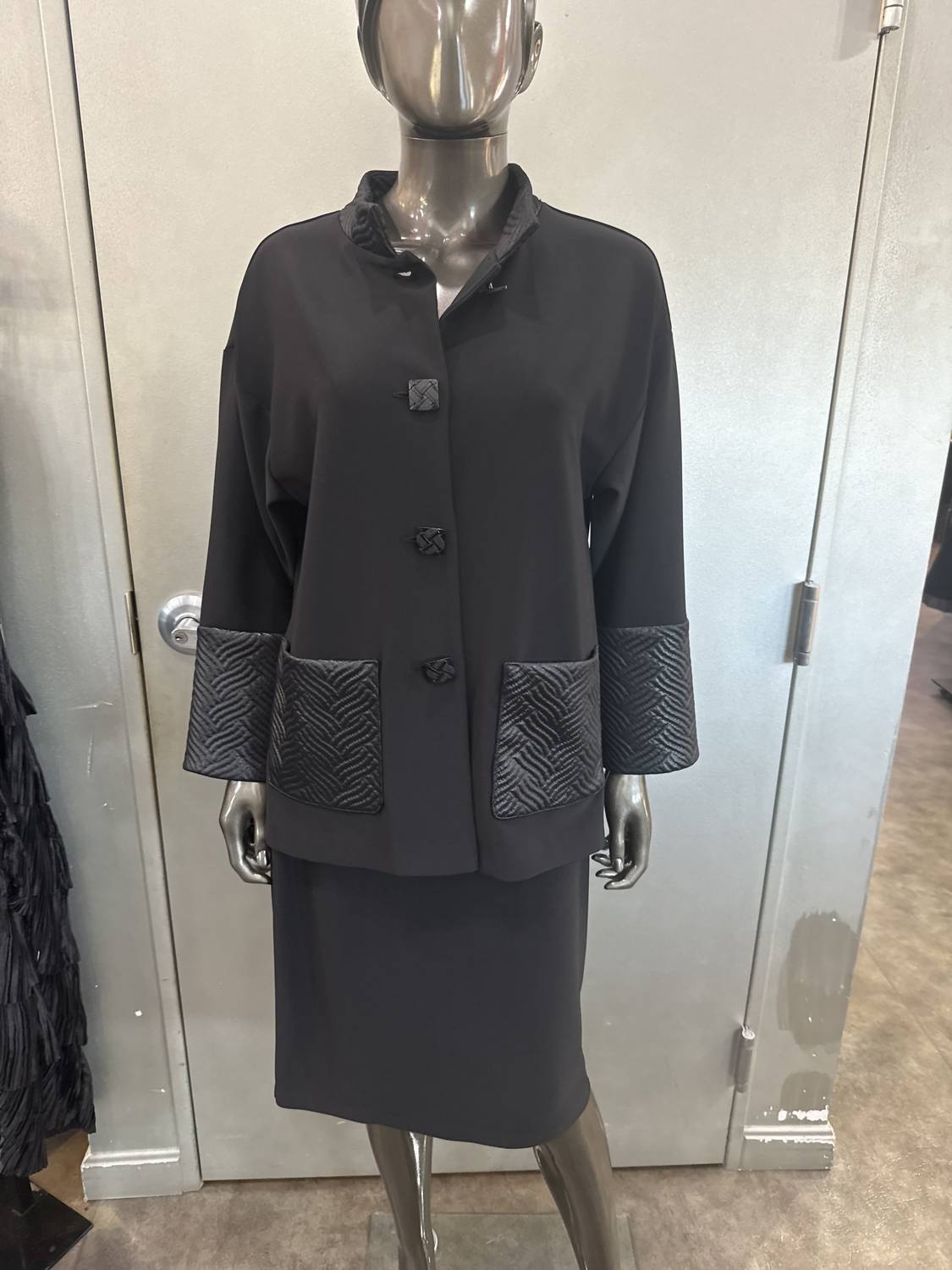 Frank Lyman - Women's Skirt suit set