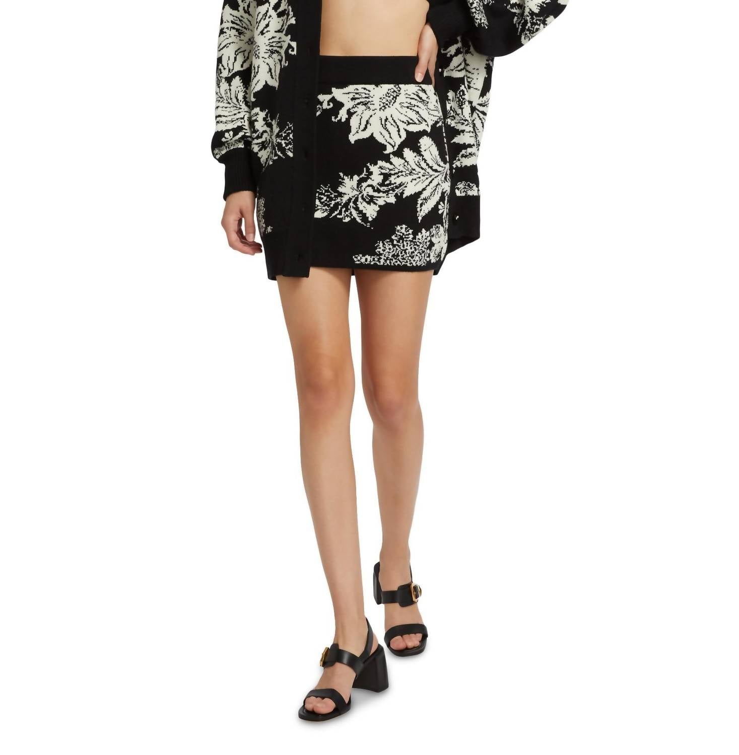 HEMANT & NANDITA Dea Oversized Cardigan in black - women's cardigan - detail view