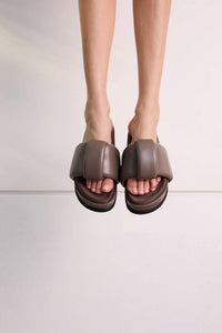Roam - Women's Puffed Knotty Stack Sandals
