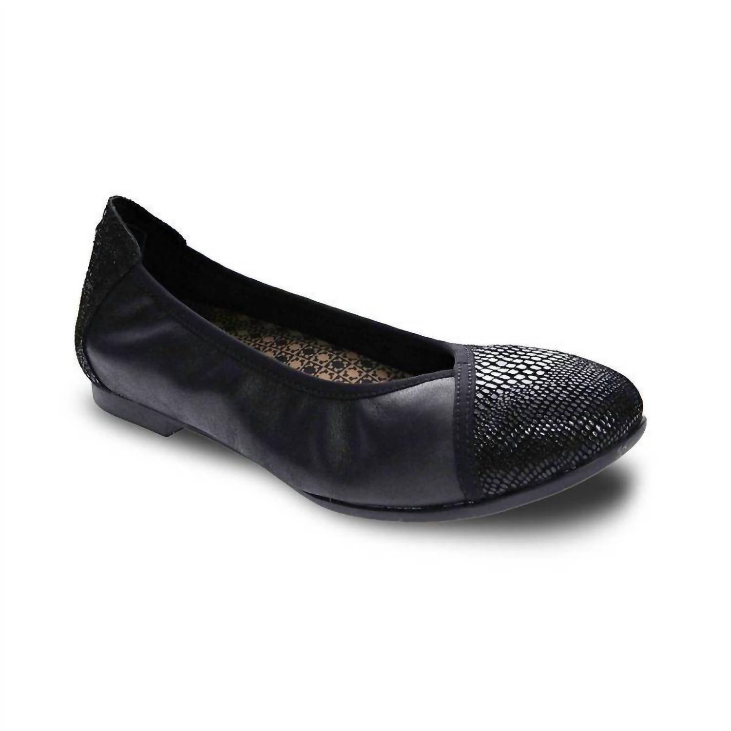 Revere - Women's Nairobi Flat