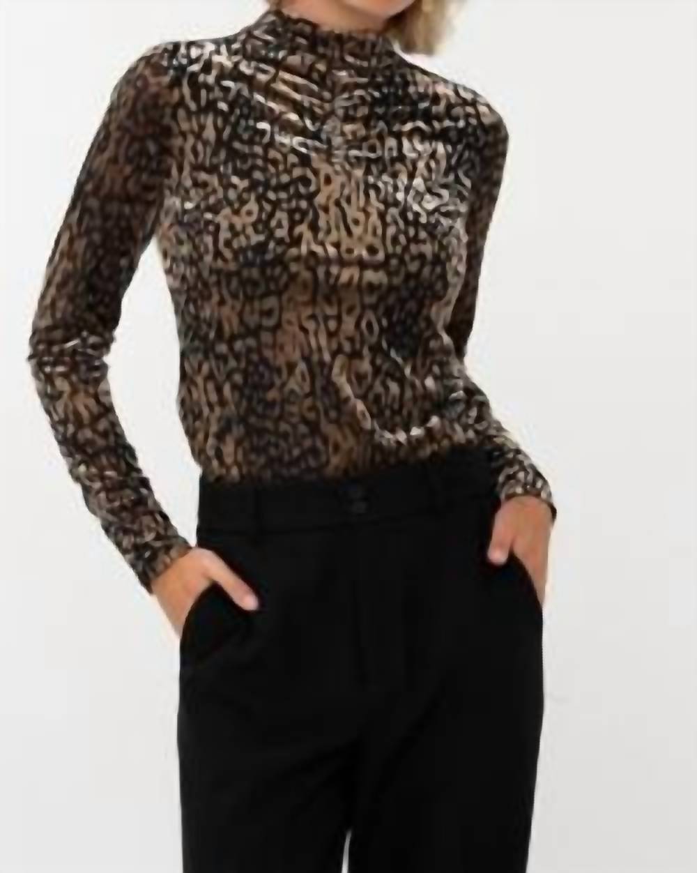 Esqualo - Gathering Leopard Turtleneck Top