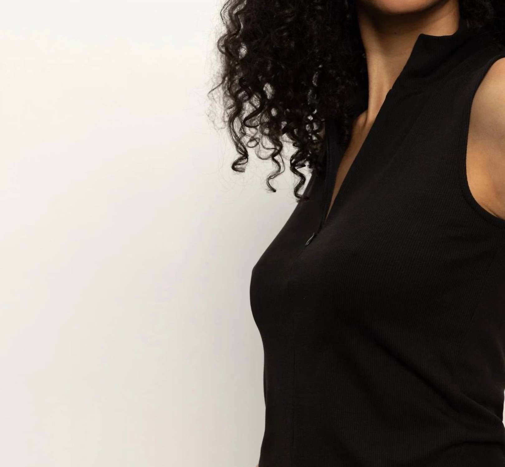Sanctuary - Sleeveless Zip Mock Top