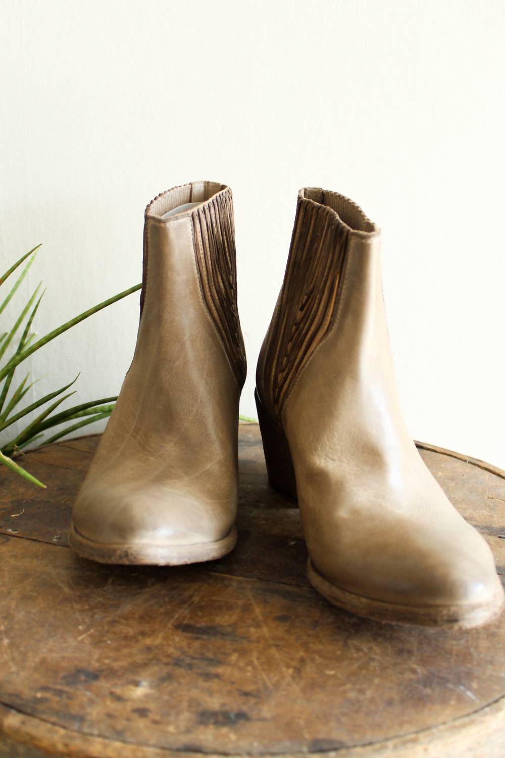 Marco Delli - Women's Marco Delli Pat Boots