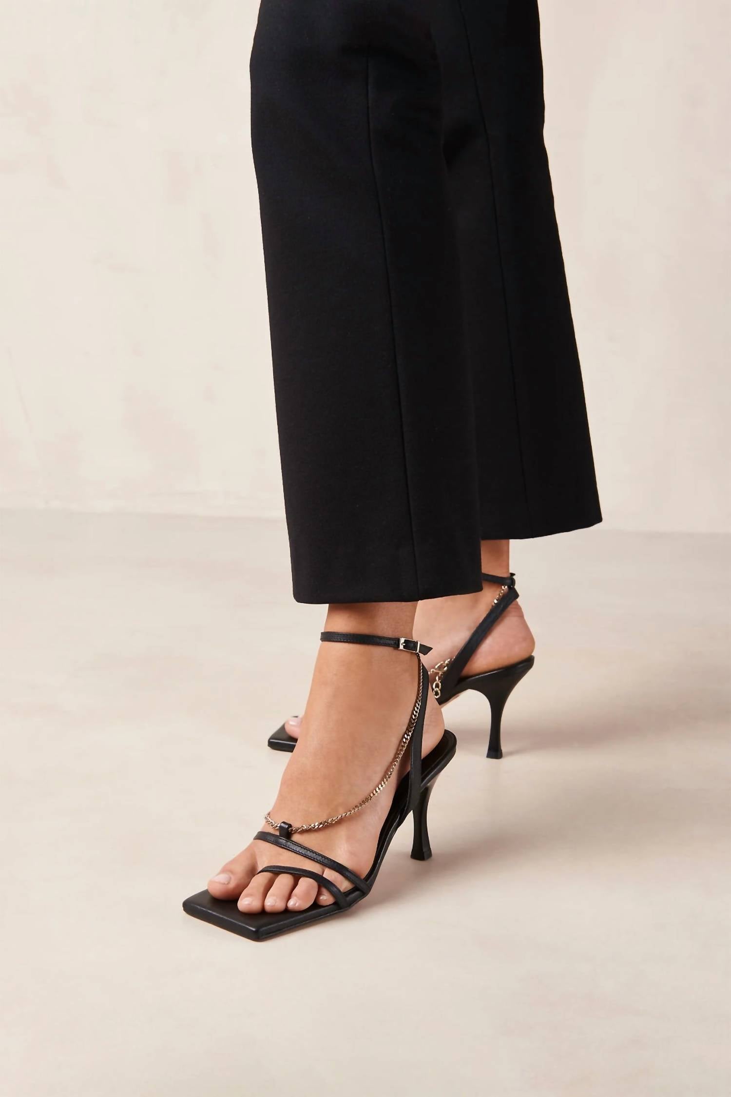 Alohas - Women's Straps Chain Sandals