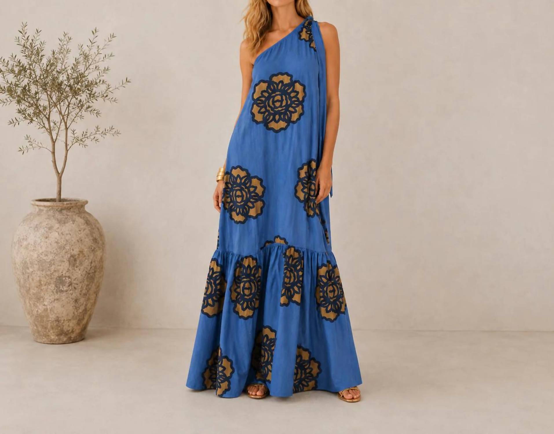 Mystery Resort - Elysia One-shoulder Maxi Dress