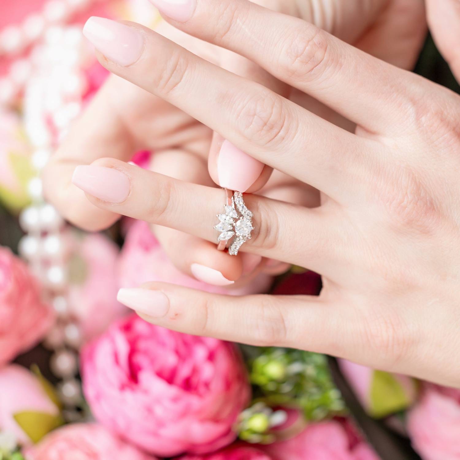 Starlette Women's Stunning Floral Design Ariel Ring in silver - women's jewelry - detail view