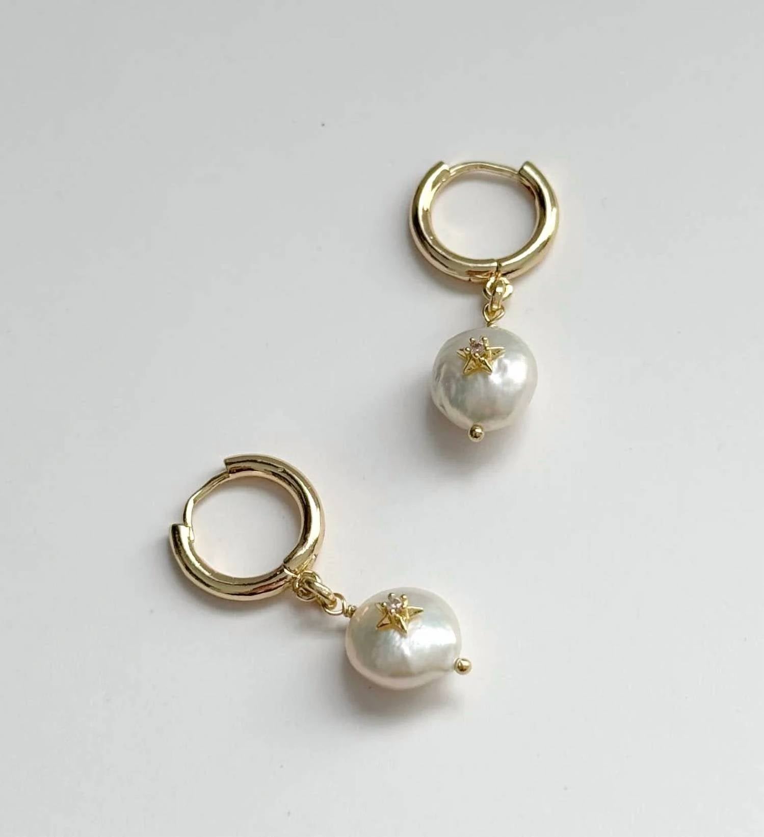 Tramps+Thieves - Women's Chaska Huggie Hoop Earrings