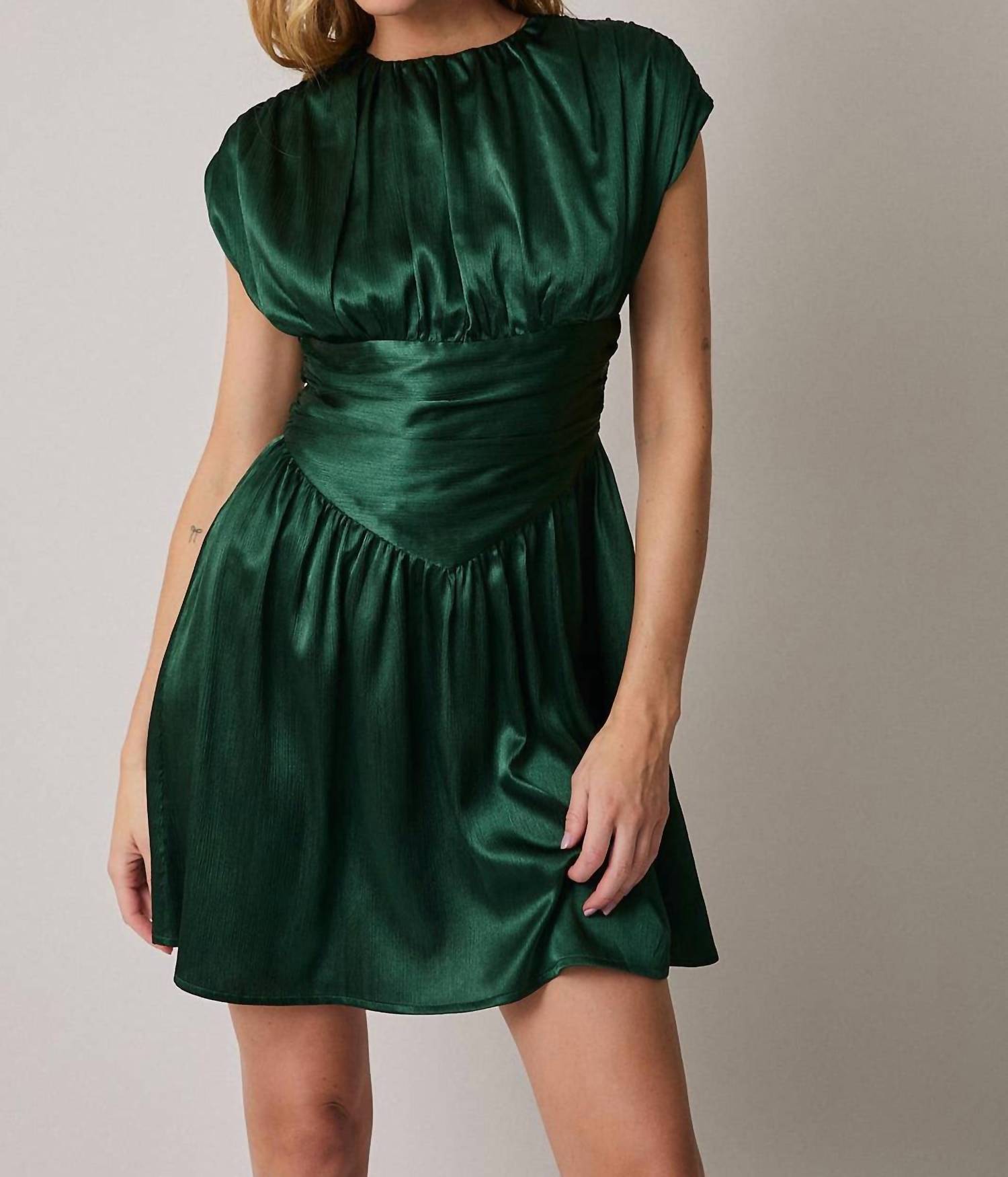 Le Lis - Round Neck Sleeveless Satin Ruched Fit And Flare Mini Dress