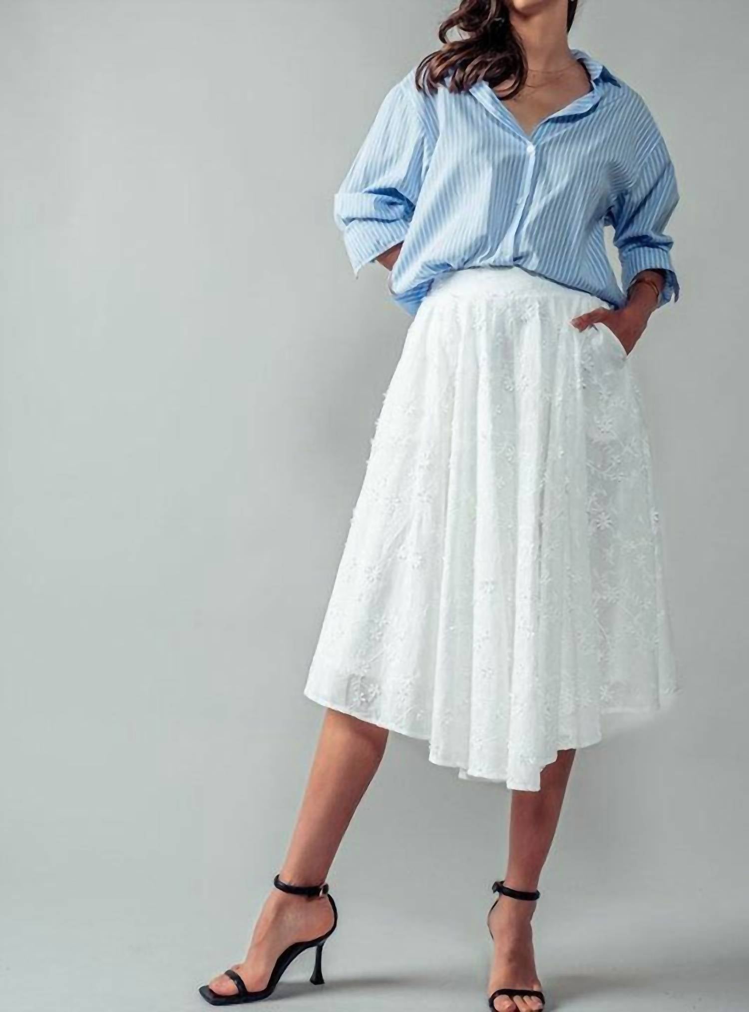 Urban Daizy - Daisy Embroidered Midi Skirt