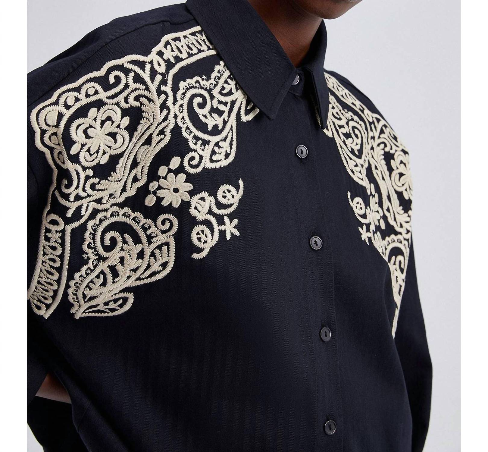 Touche Prive - Embroidered Front Oversized Shirt