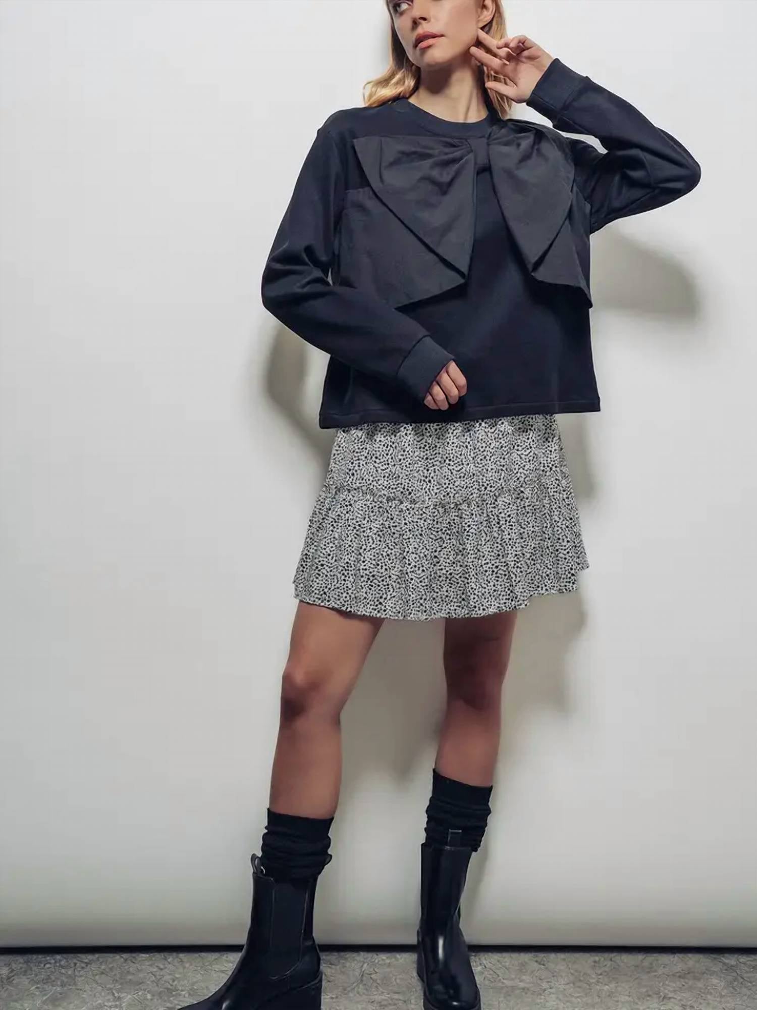 Urban Daizy Bow sweatshirt in black - women's top