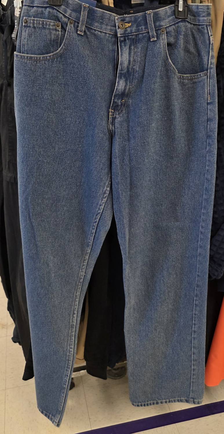 Haggar Men's Relaxed Fit Flexible Waistband 5-pocket Jeans in medium wash - men's jeans