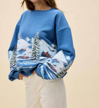 Daydreamer - Alpine Ski Scene Oversized Sweatshirt