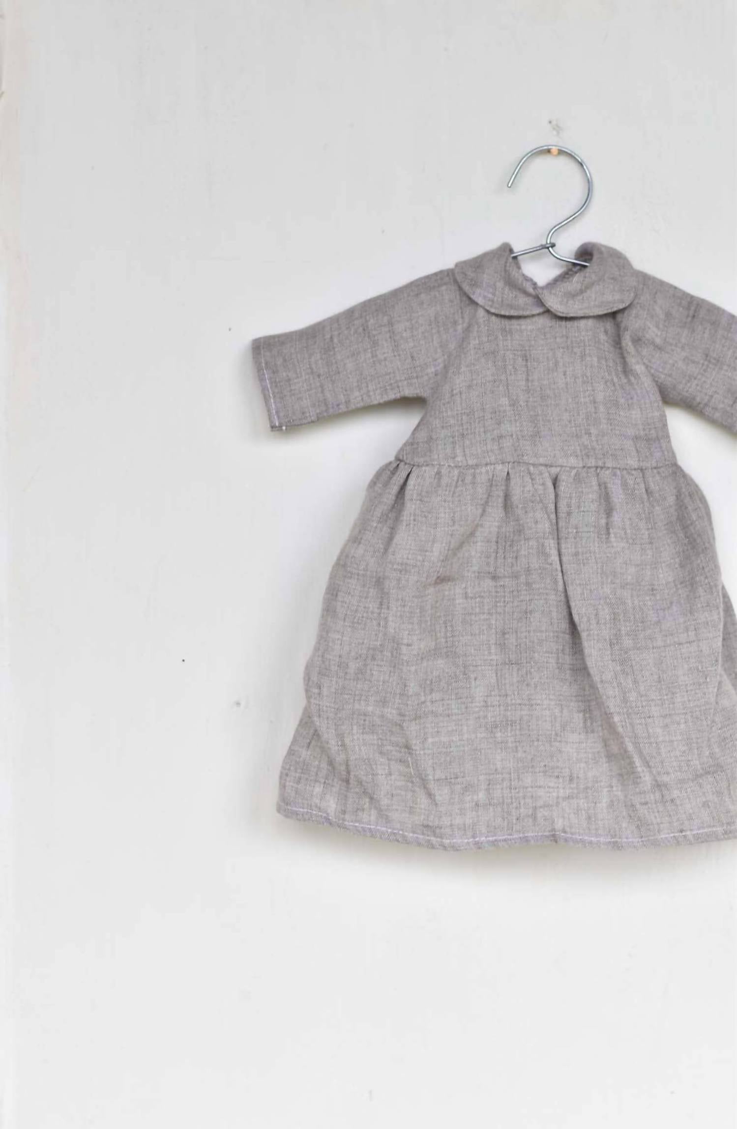 Woolgrass Farm - Fern The Frog Doll With Linen Dress