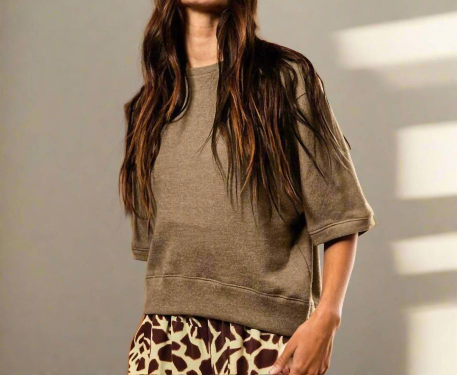 Bucketlist - Kimmy Short Sleeve Sweatshirt
