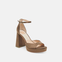 Dolce Vita - Women's Pandro Chunky Heel Sandal