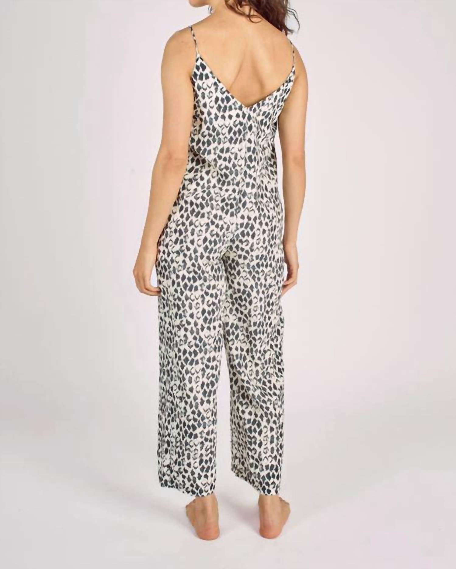 Traffic People - V-neck Sleeveless Jumpsuit