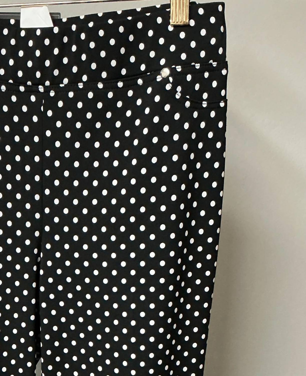 Frank Lyman - Women's Polka Dotted Capris