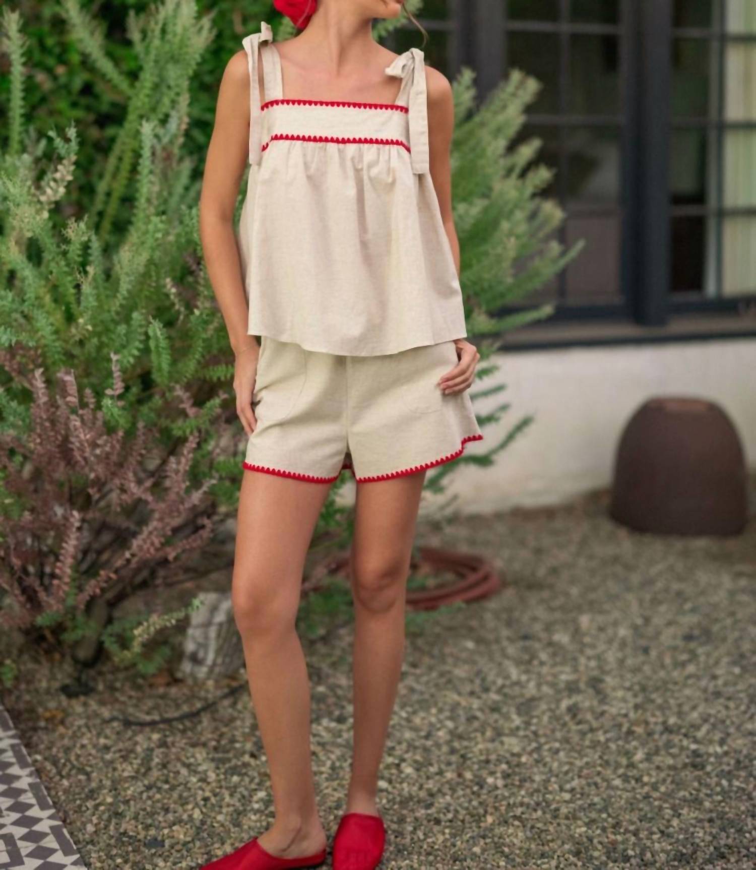 Miou Muse - Women's Emily Linen Scallop Shorts