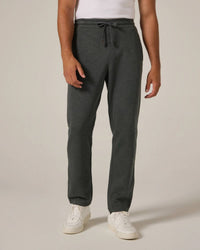7Diamonds Shoreline Laid-back Jogger in basil - men's pants