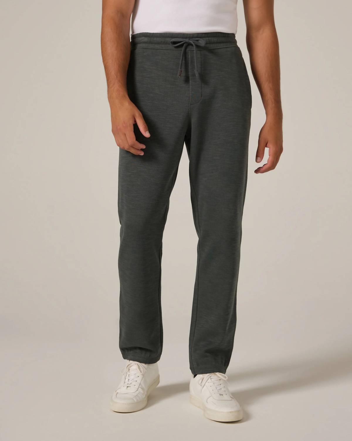 7Diamonds Shoreline Laid-back Jogger in basil - men's pants