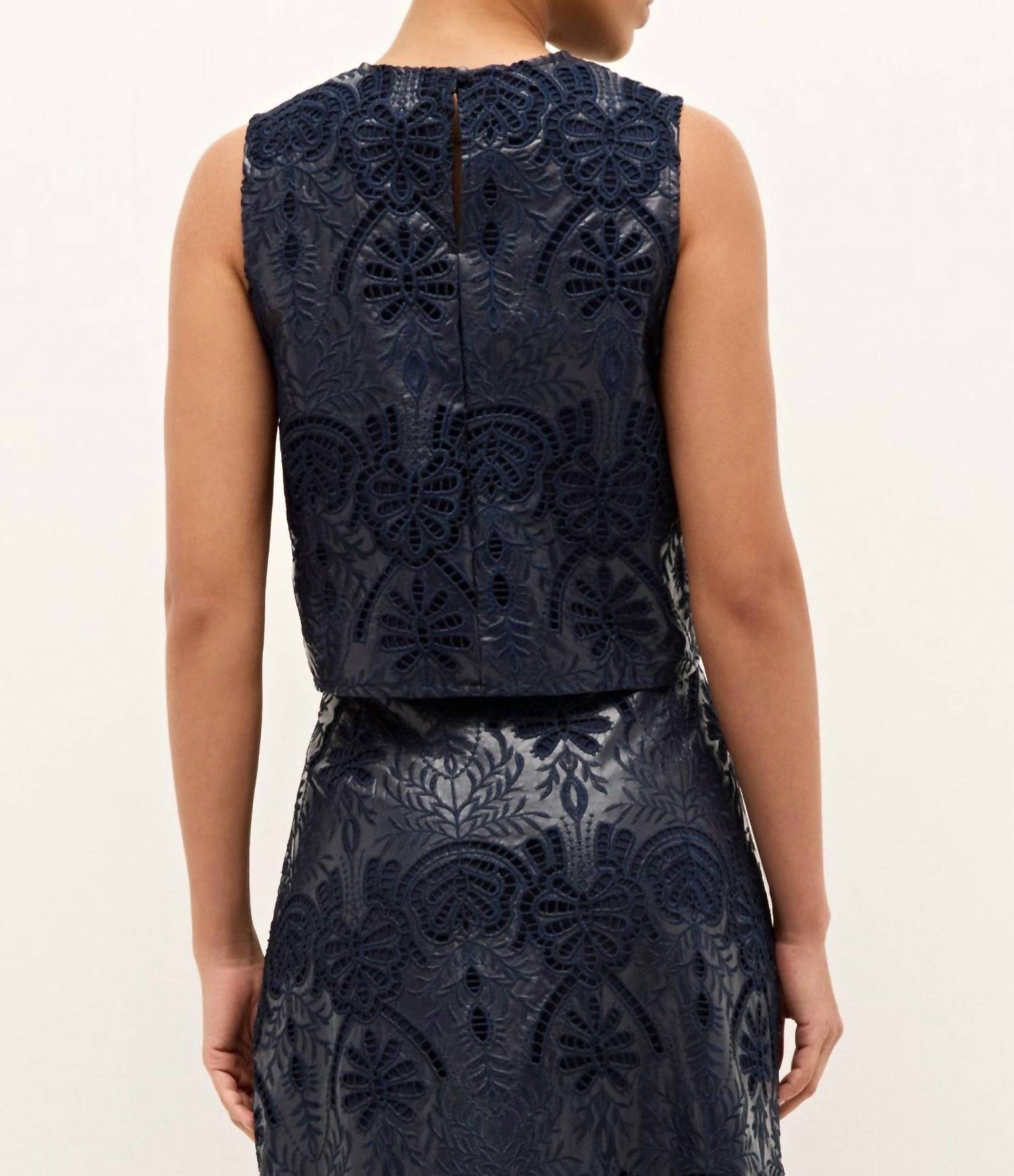 Marie Oliver - Davis Shell Tank