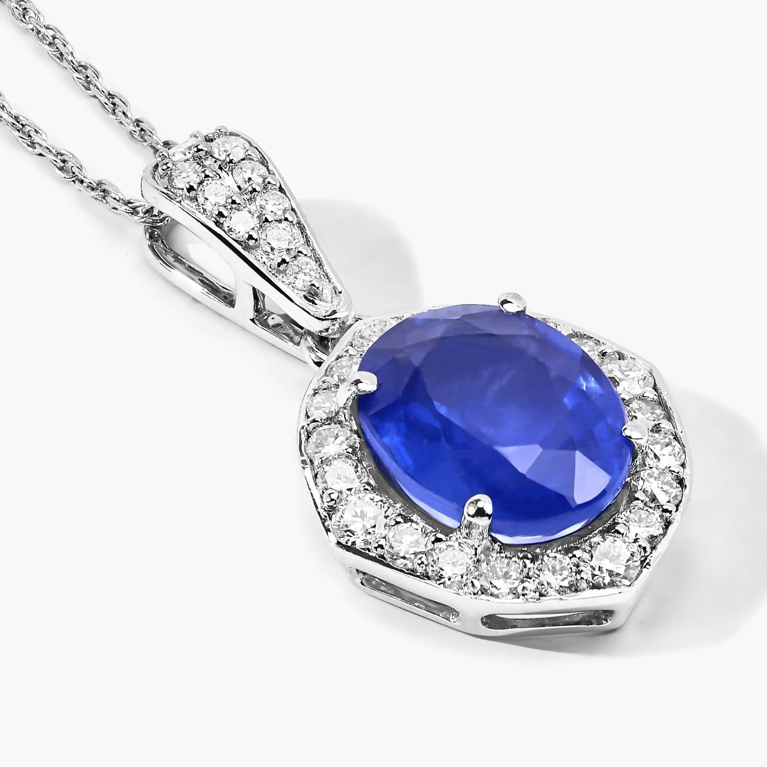 Diana M Jewels Women's Oval Natural Sapphire Pendant Necklace (4.03 Ct) - Statement in 18k white gold - women's jewelry - detail view