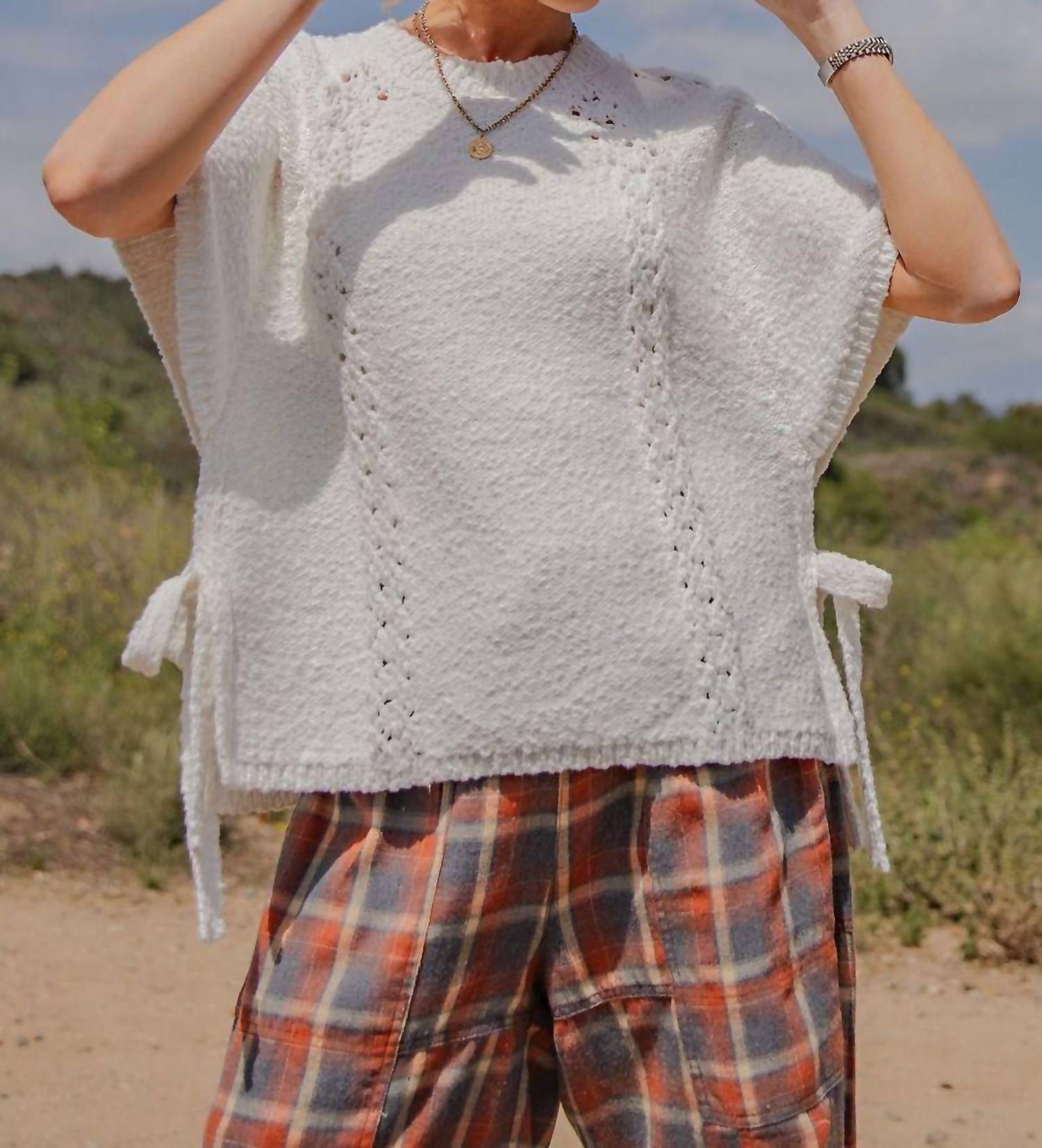 Easel - Half Sleeve Knitted Poncho