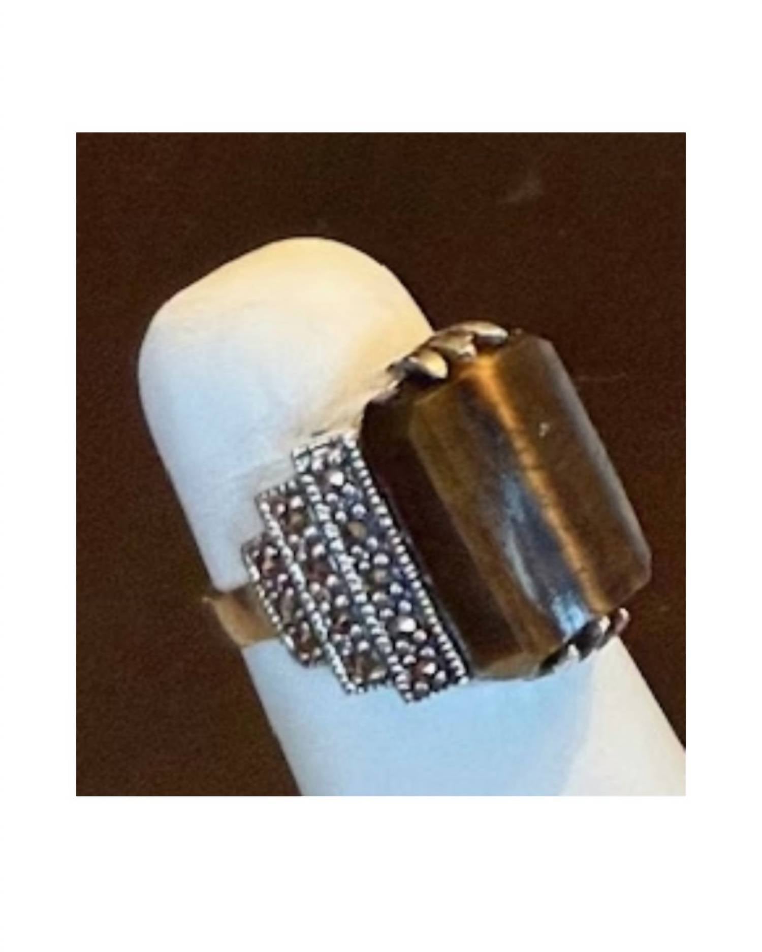 P & K Jewelry - Women's Sterling Marcasite Natural Stone Ring