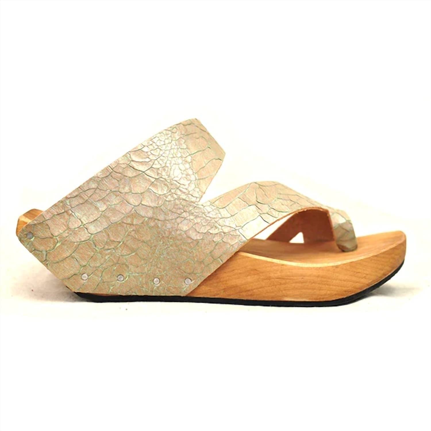 Cydwoq - Women's Strike Wedge Sandals